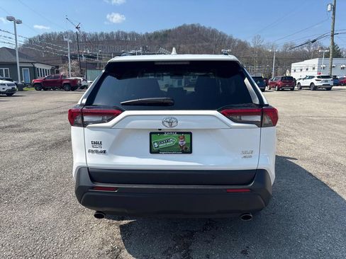 Used 2025 Toyota RAV4 XLE image 37