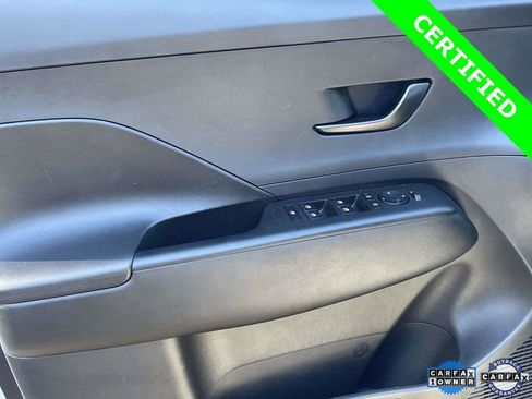 Used 2025 Hyundai Kona SE image 13