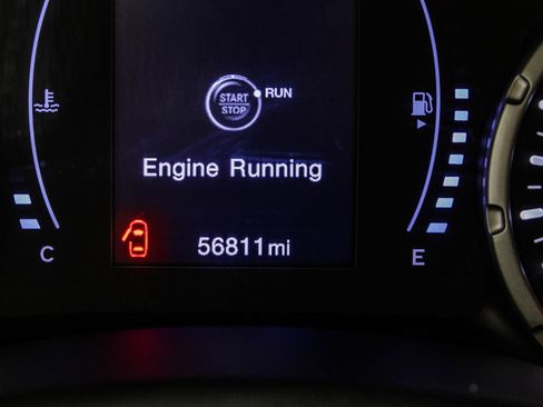 Used 2019 Jeep Renegade Latitude FWD image 33