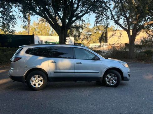 Used 2017 Chevrolet Traverse LS image 3