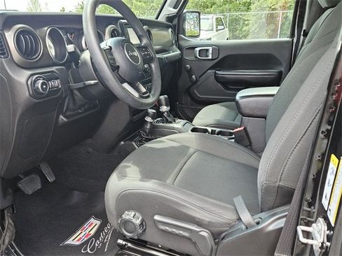 Used 2019 Jeep Wrangler Unlimited Sport image 9