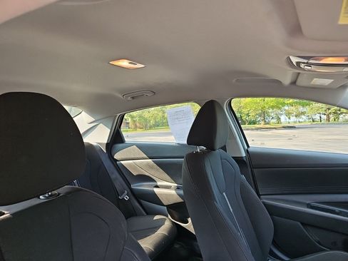 Used 2022 Hyundai Elantra SEL w/ Cargo Package FWD image 13