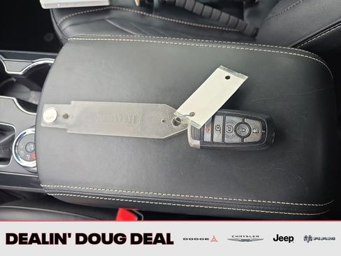 Used 2019 Ford Explorer Platinum image 30