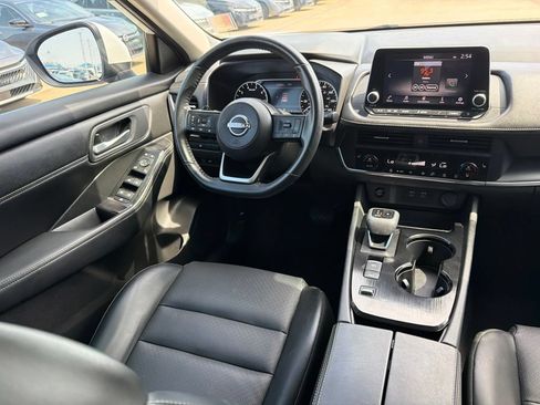 Used 2024 Nissan Rogue SV w/ SV Premium Package FWD image 24