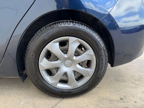 Used 2015 MAZDA MAZDA3 i Sport image 9