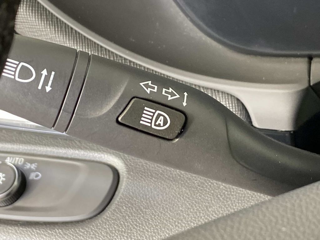 Used 2024 Buick Envista Sport Touring w/ Convenience I Package FWD image 18