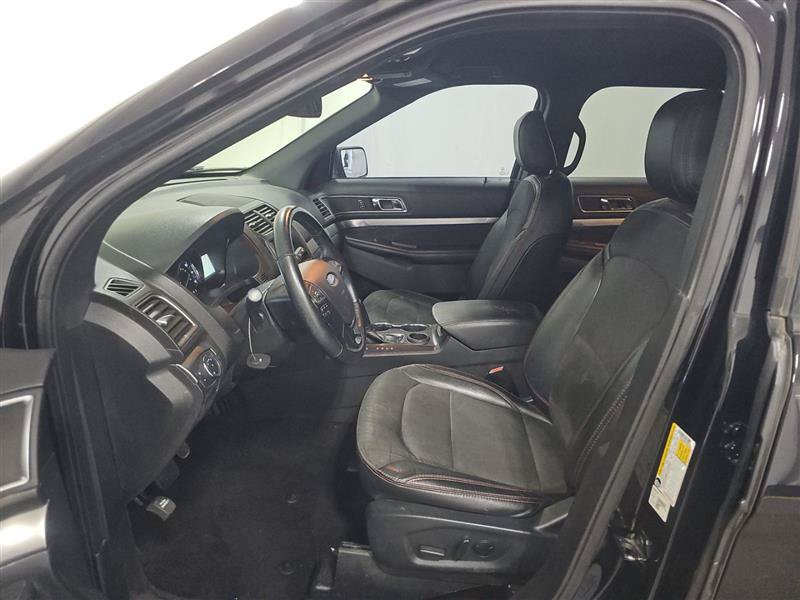 Used 2019 Ford Explorer XLT w/ Equipment Group 202A FWD image 9