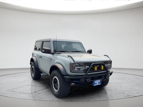 Used 2024 Ford Bronco Badlands w/ Sasquatch Package AWD/4WD image 3