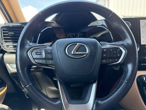 Used 2025 Lexus NX 250 FWD w/ Accessory Package (Z2) image 16