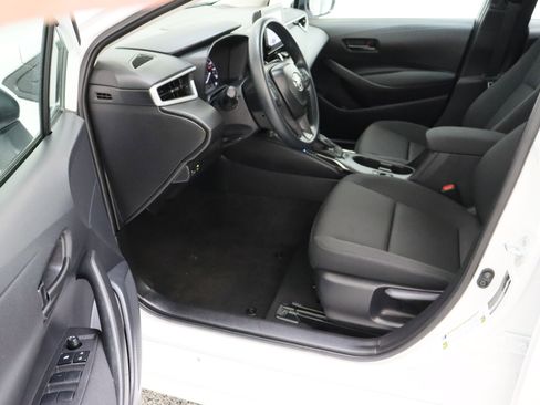Used 2025 Toyota Corolla LE FWD image 14
