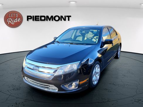 Used 2010 Ford Fusion SE image 1