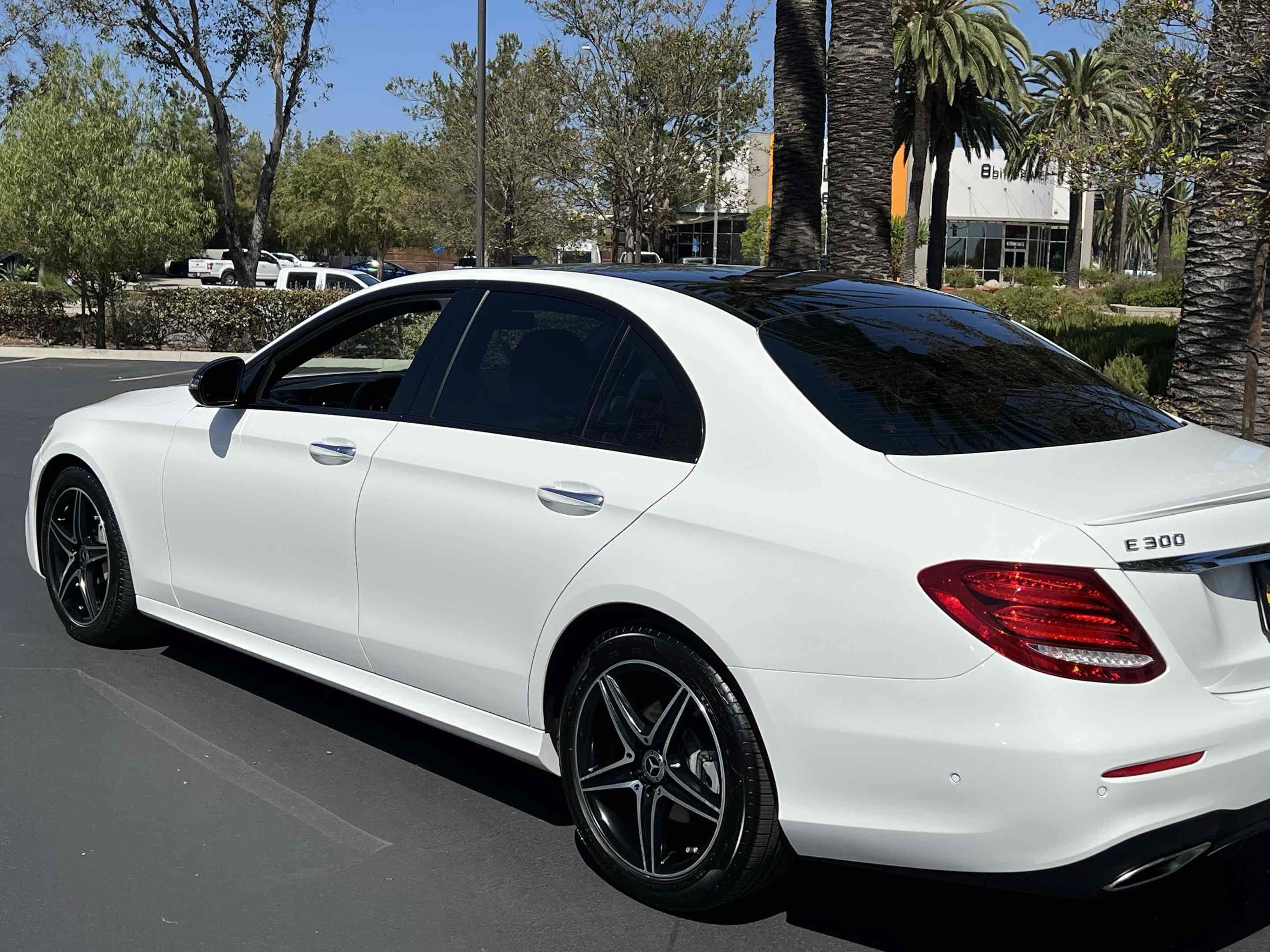 Used 2018 Mercedes-Benz E 300 image 23
