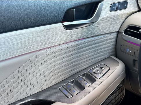 Used 2024 Hyundai Palisade Calligraphy image 18