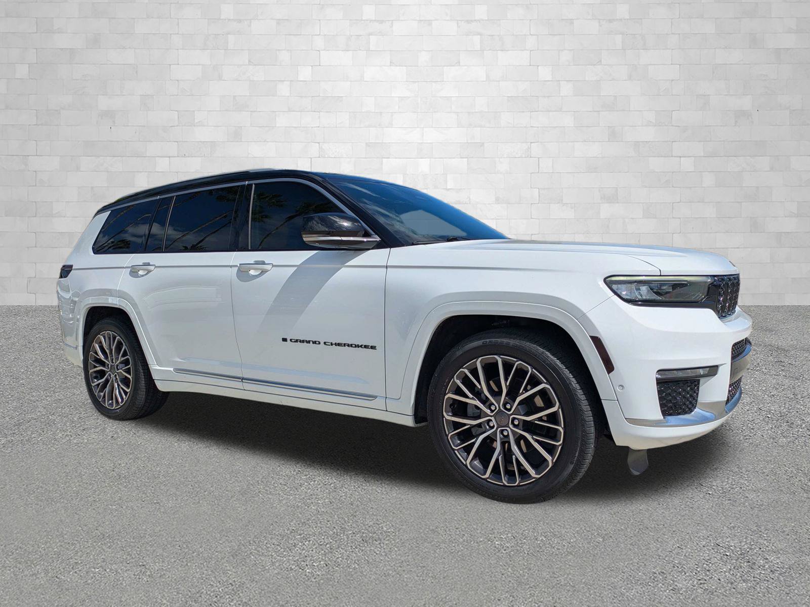 Used 2023 Jeep Grand Cherokee L Summit AWD/4WD image 1