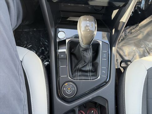 New 2026 Volkswagen Taos SE image 26