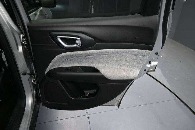 Used 2024 Jeep Compass Latitude AWD/4WD image 24