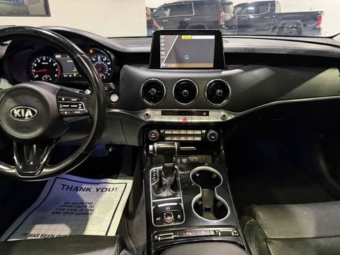 Used 2018 Kia Stinger Premium RWD image 22