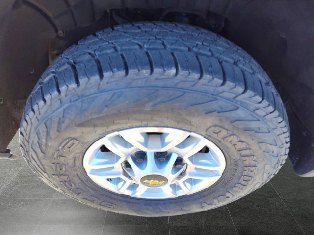Used 2025 Chevrolet Silverado 2500 LT w/ Convenience Package AWD/4WD image 9