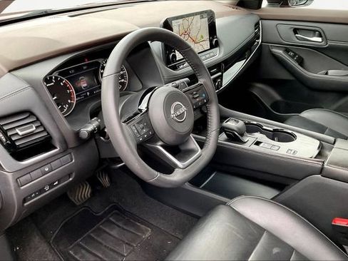 Used 2023 Nissan Rogue SL w/ SL Premium Package image 12