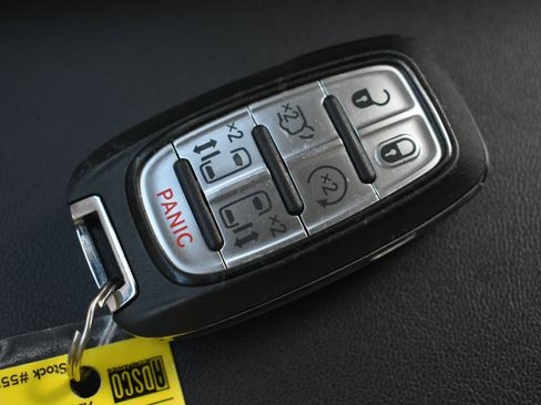 Used 2025 Chrysler Pacifica Select FWD image 35