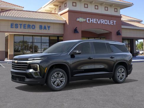New 2027 Chevrolet Traverse LT w/ Driver Confidence Package FWD image 2