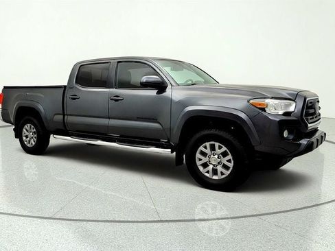 Used 2019 Toyota Tacoma SR5 AWD/4WD image 3