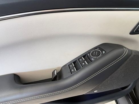 Used 2022 Ford Mustang Mach-E Premium image 11