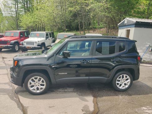 Used 2015 Jeep Renegade Latitude w/ Popular Equipment Group AWD/4WD image 3