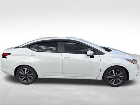 Used 2020 Nissan Versa SV w/ Electronics Package image 8
