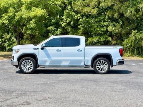 Used 2022 GMC Sierra 1500 SLT w/ SLT Premium Plus Package AWD/4WD image 3