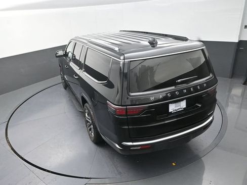 Used 2024 Jeep Wagoneer L Series II w/ Flexible Seating Group AWD/4WD image 16