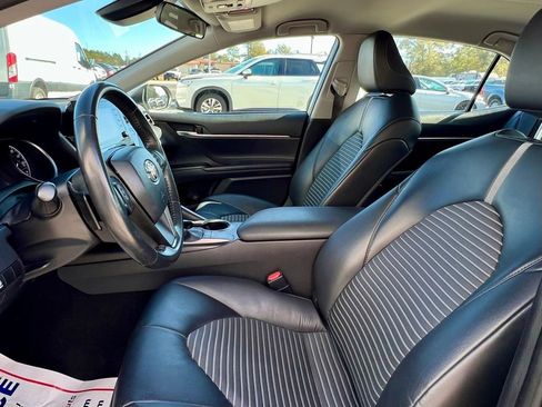 Used 2023 Toyota Camry SE image 18