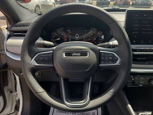 Used 2025 Jeep Compass Limited AWD/4WD image 25