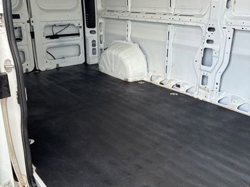 Used 2024 RAM ProMaster 2500 w/ Convenience Group FWD image 11