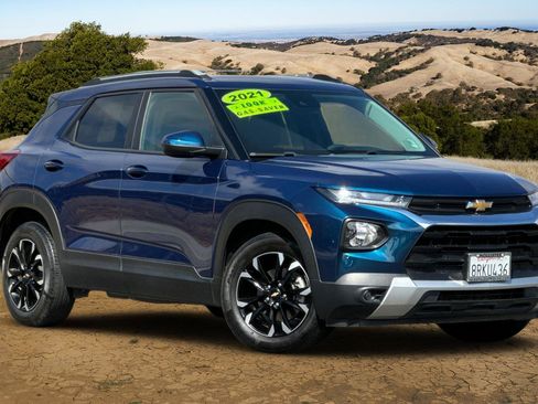 Used 2021 Chevrolet TrailBlazer LT w/ Convenience Package image 1