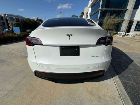 Used 2023 Tesla Model Y Long Range AWD/4WD image 6