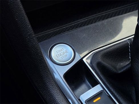 Used 2023 Volkswagen Tiguan SE R-Line image 30