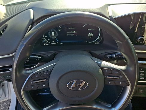 Used 2020 Hyundai Sonata SEL w/ Premium Package image 18