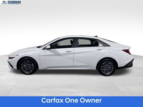 Certified 2025 Hyundai Elantra Hybrid FWD image 2