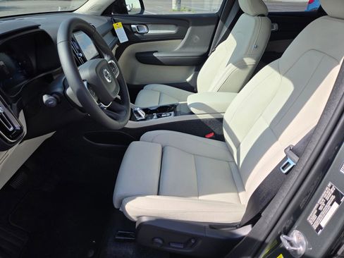 New 2026 Volvo XC40 B5 Plus w/ Protection Package Premier image 13