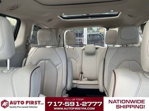 Used 2019 Chrysler Pacifica Limited w/ Advanced Safetytec Group FWD image 25