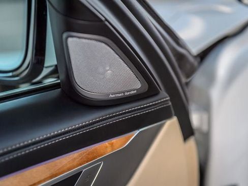 Used 2018 BMW 740i image 54