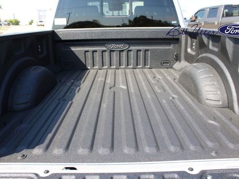 New 2026 Ford F250 Lariat w/ Black Appearance Package image 6