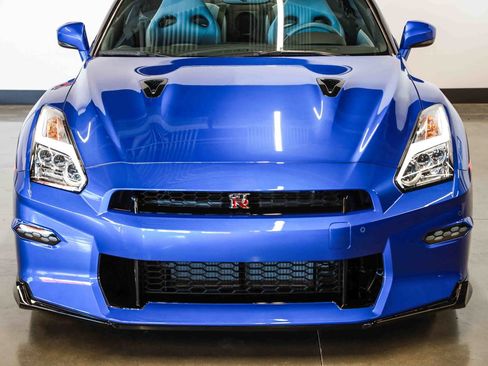 Used 2024 Nissan GT-R w/ Floor Mat Package AWD/4WD image 4