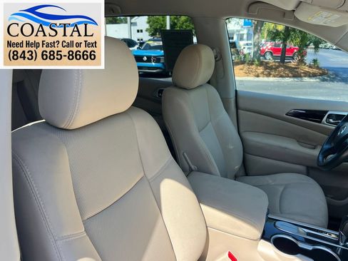 Used 2017 Nissan Pathfinder SV FWD image 24