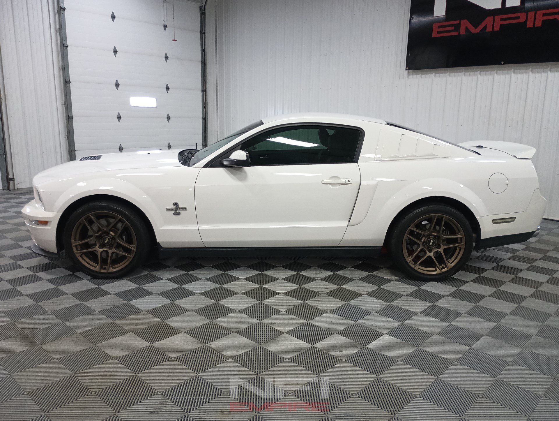 Used 2007 Ford Mustang Shelby GT500 RWD image 2