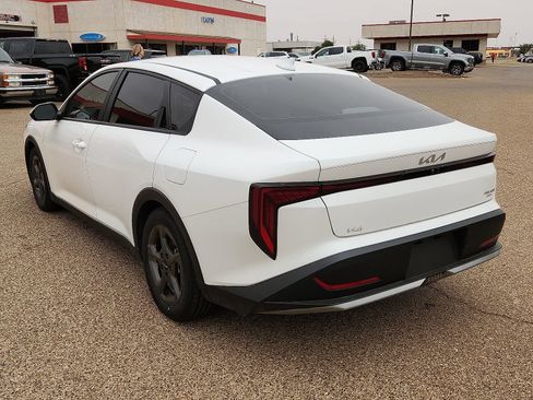 Used 2025 Kia K4 FWD image 3