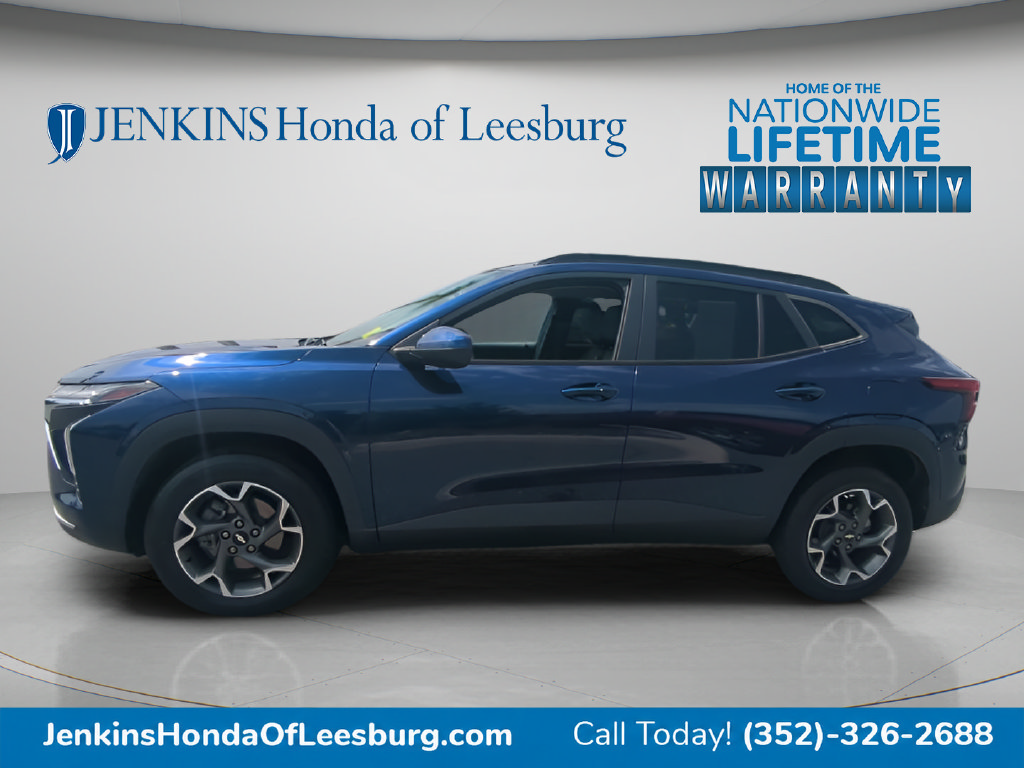Used 2024 Chevrolet Trax LT w/ LT Convenience Package FWD image 7