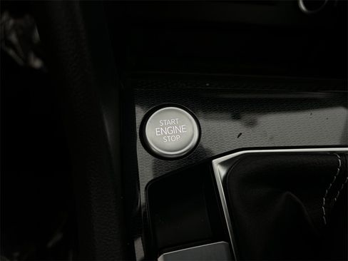 New 2026 Volkswagen Taos SE image 29