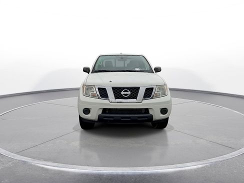 Used 2017 Nissan Frontier SV RWD image 3